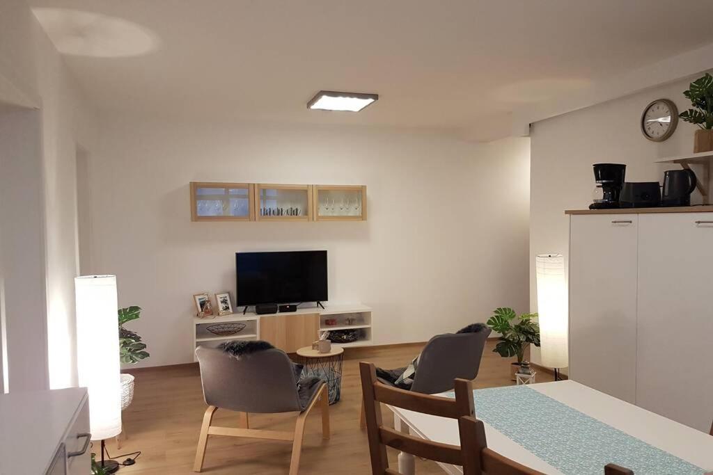 Living Home, Apartament Cu Doua Dormitoare Si Doua Bai Cisnadie Luaran gambar